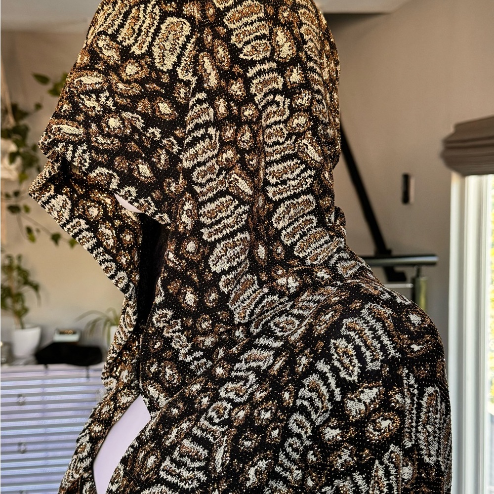 Shimmery Glitter Robe - Picture 4 of 8